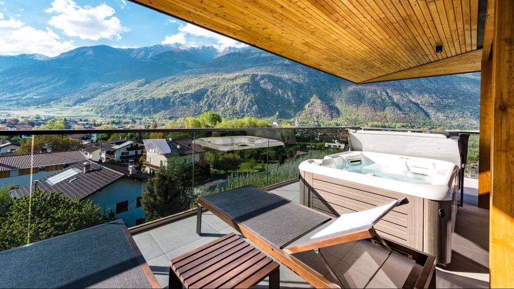 Penthouse Suite Whirlpool poolside