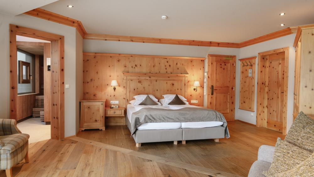 Pine Romantic Deluxe