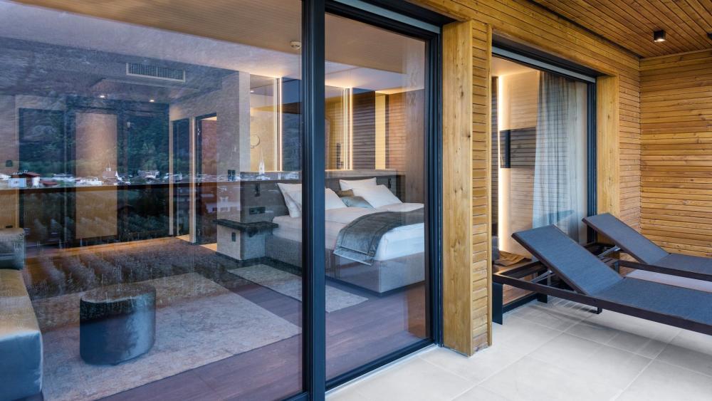 Luxury Superior Suite poolside