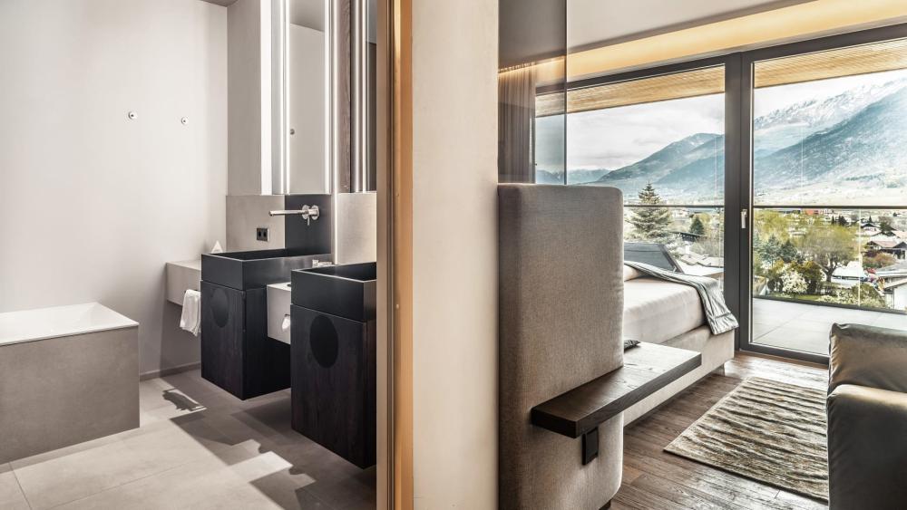 Superior Suite mountain view