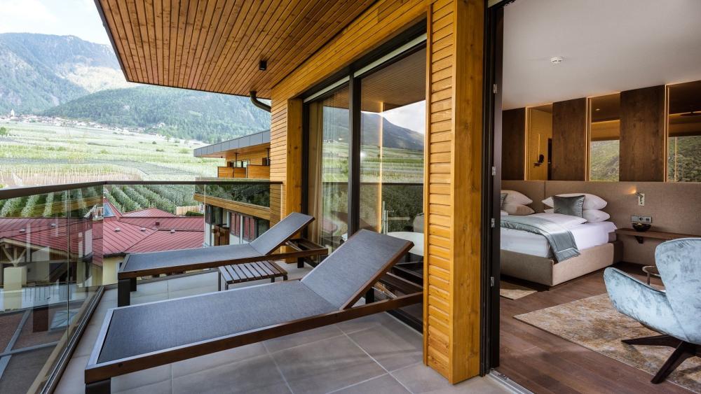 Romantic Suite mountain view