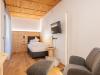 Einbettzimmer mit Balkon