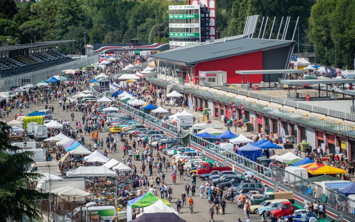 Chatting and collecting on the grand prix circuit