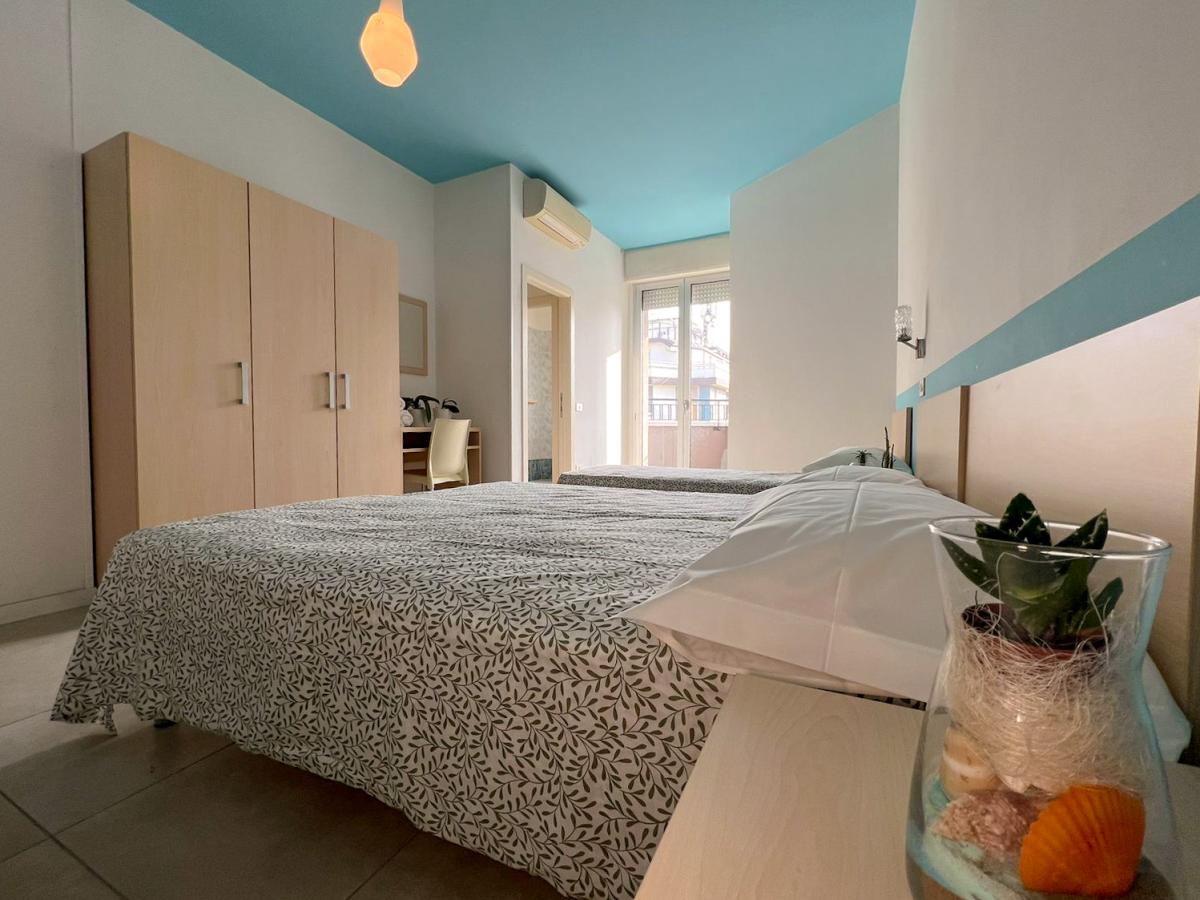 Camera da letto con due letti in Evangelisti Casa | Bellaria-Igea Marina