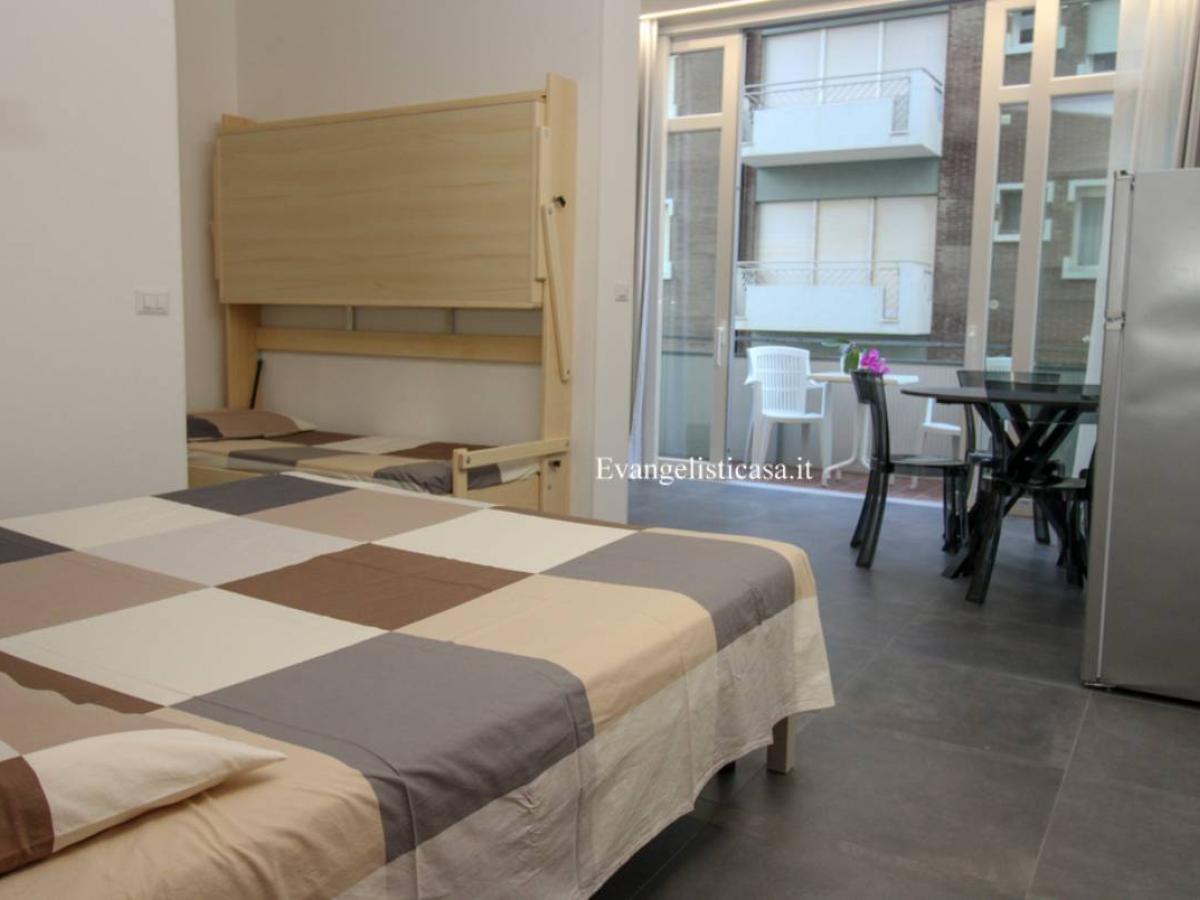 Camera con letto e balcone presso Evangelisti Casa | Bellaria-Igea Marina