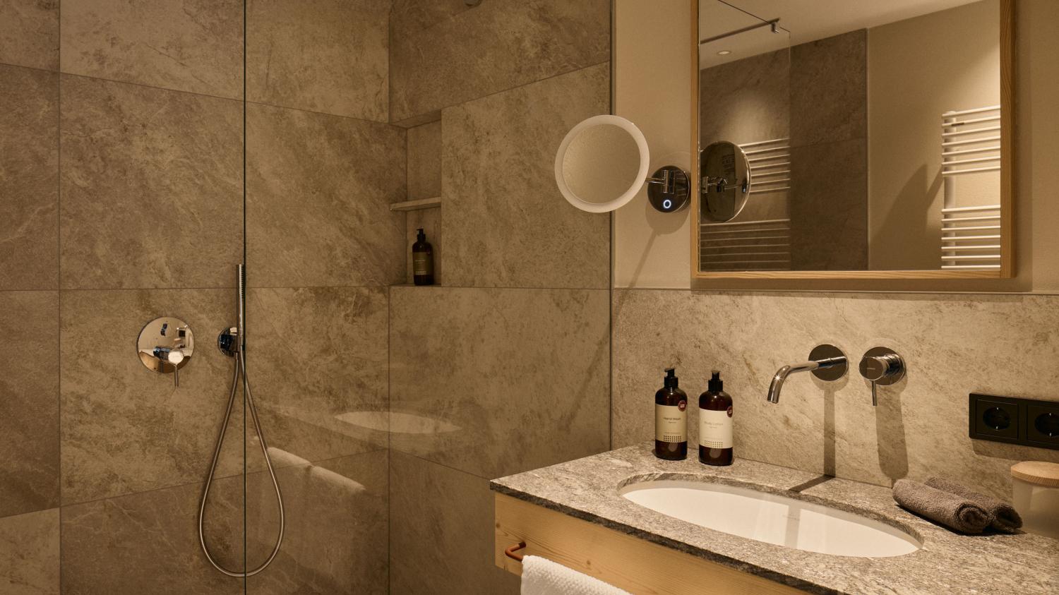ALPINE SERENITY SPA SUITE
