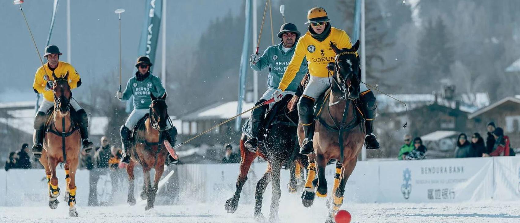 Snow polo players on a snowy field – Schlosshotel Kitzbühel