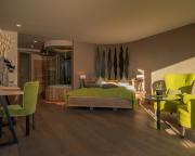 Suite Zypresse 2. Stock