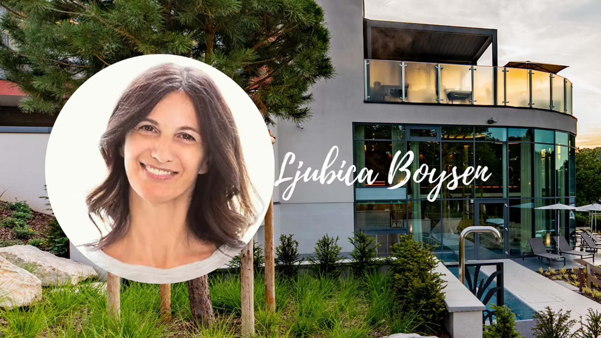 Außenansicht des Pfalzblick Wald Spa Resorts bei Dämmerung