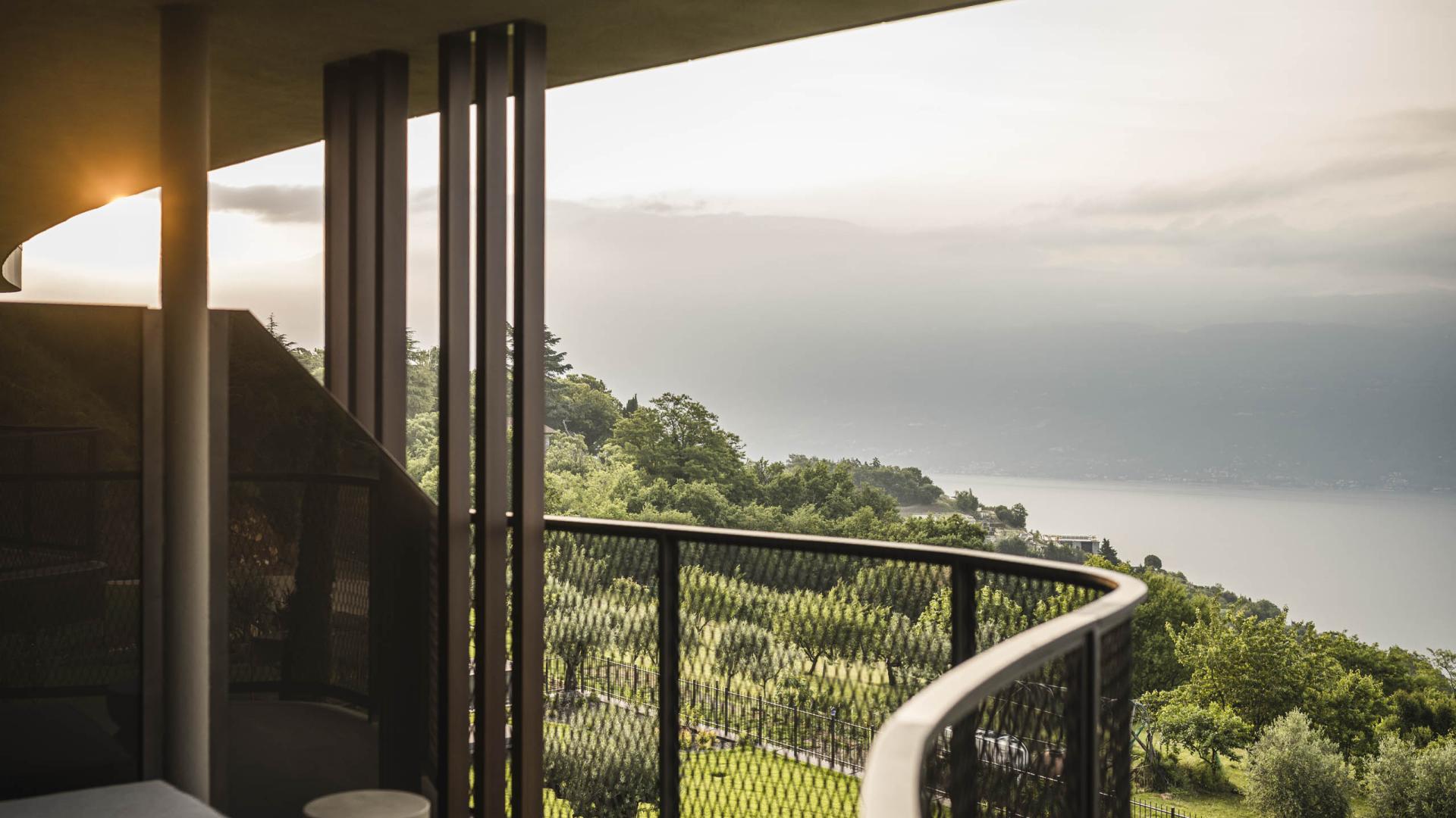 4=3 Special - 1 night for free