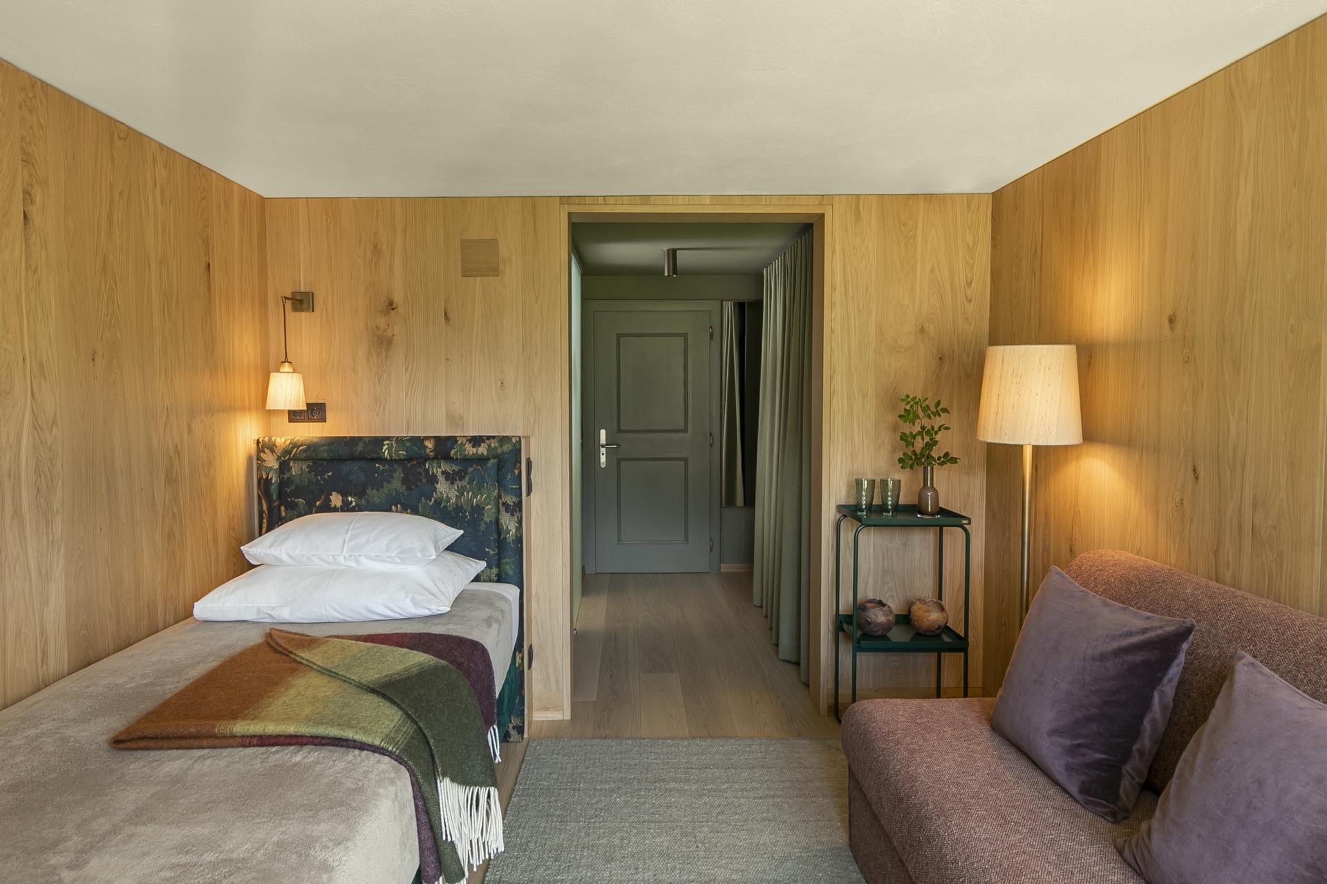 Single room with view