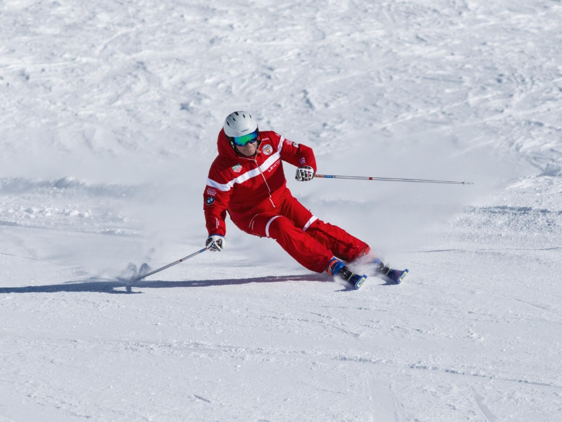 Télécabine dans les montagnes près du Resort La Ginabelle Zermatt avec le Cervin en arrière-plan