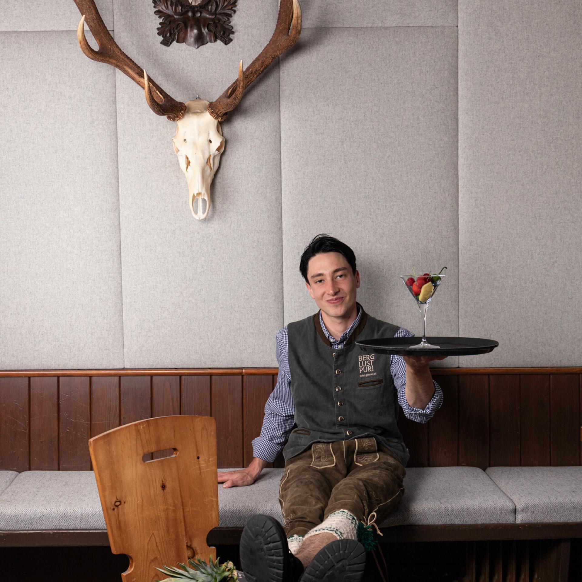 Praktikant:in im Service