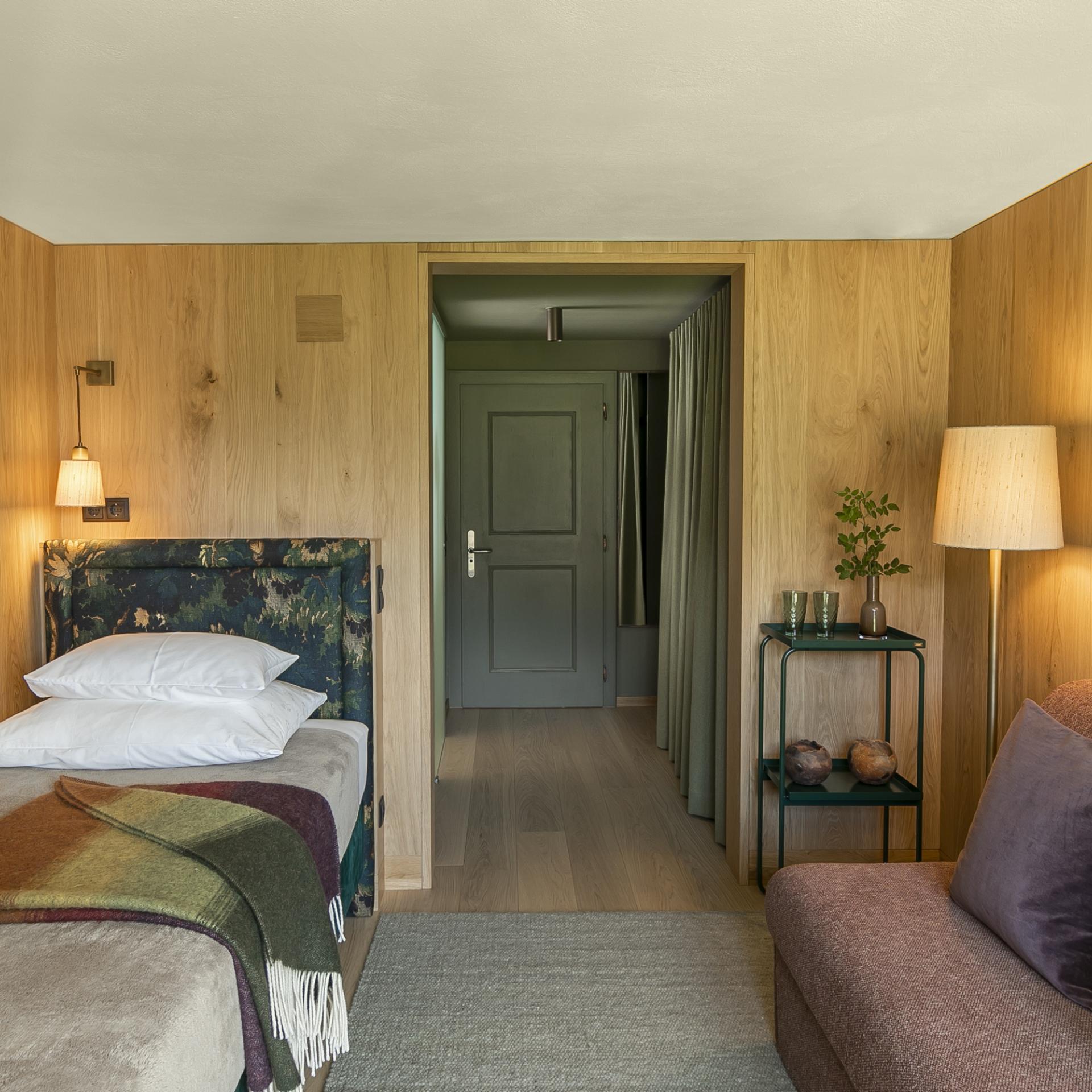 Single room with view
