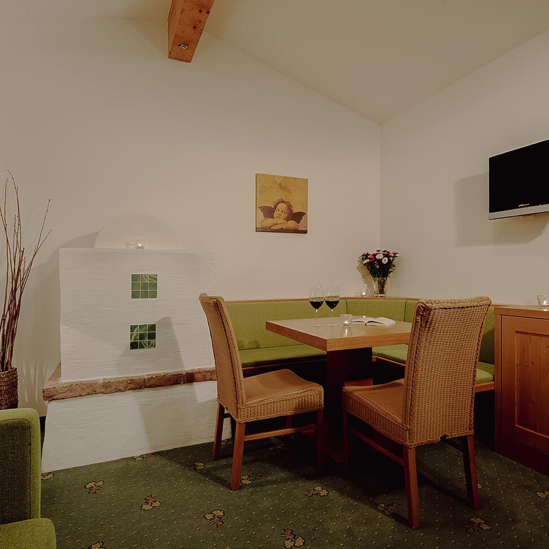 Hotel suite with lounge 