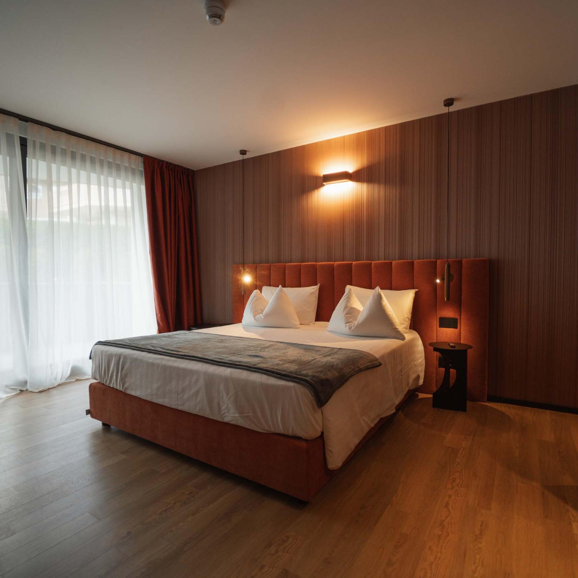 Bagno moderno con doppio lavabo all'Hotel San Giacomo