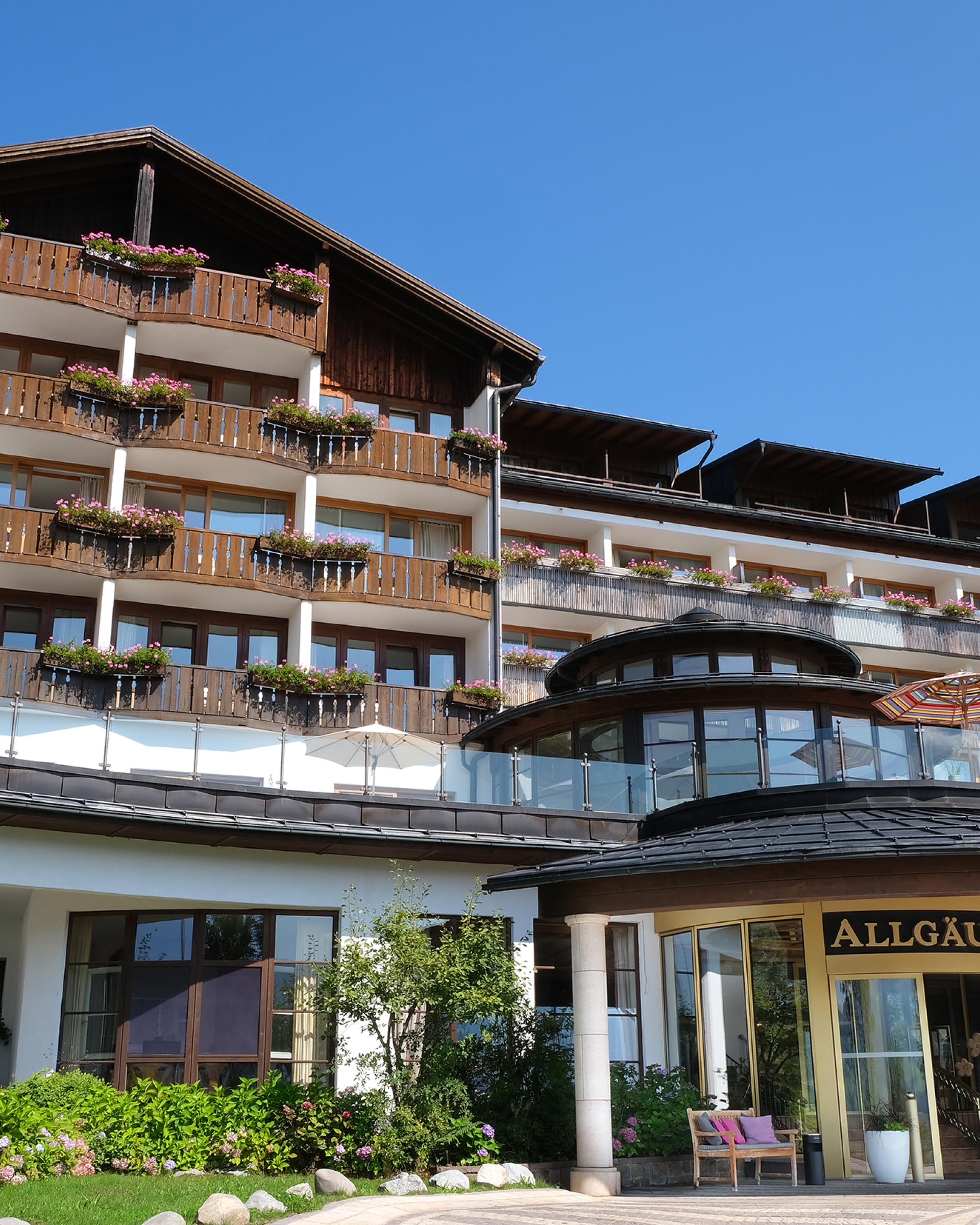 Hotel Allgäu Sonne von vorne mit Eingang