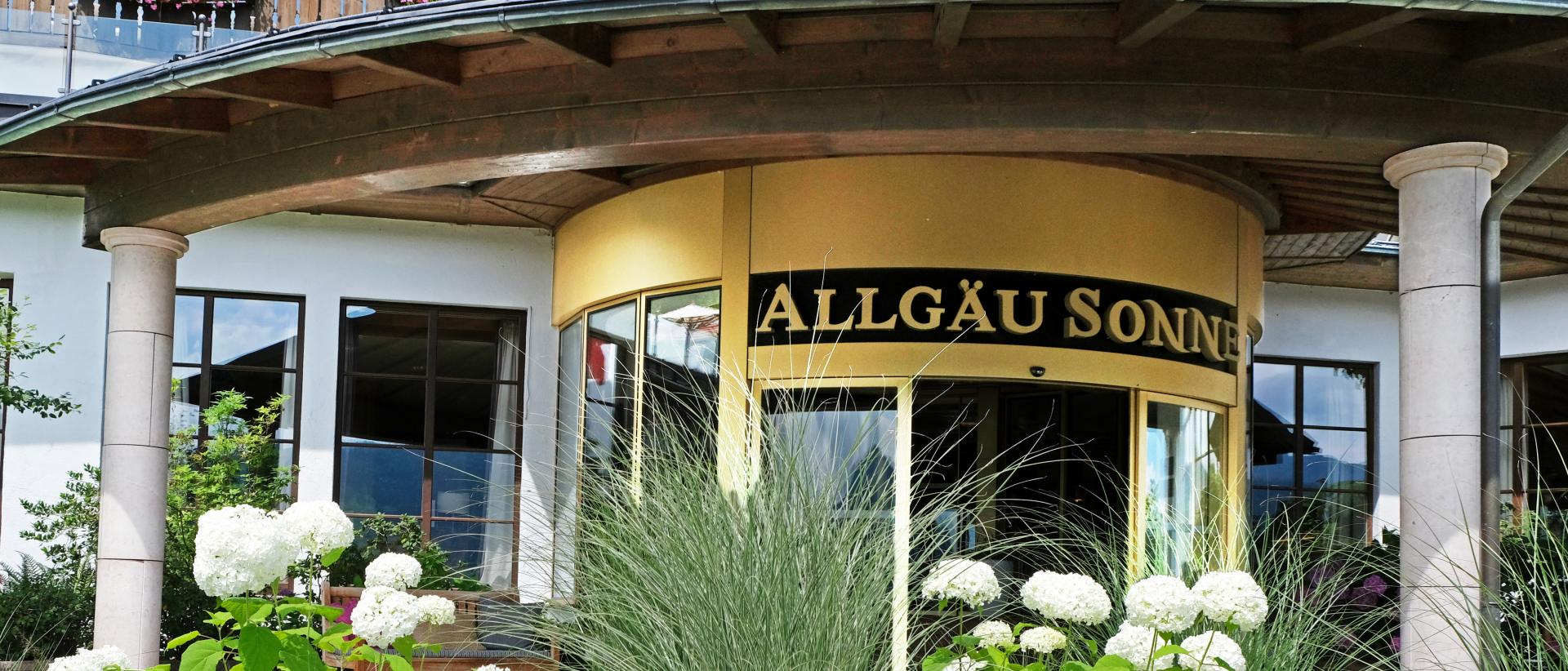 Hotel Allgäu Sonne von vorne mit Eingang