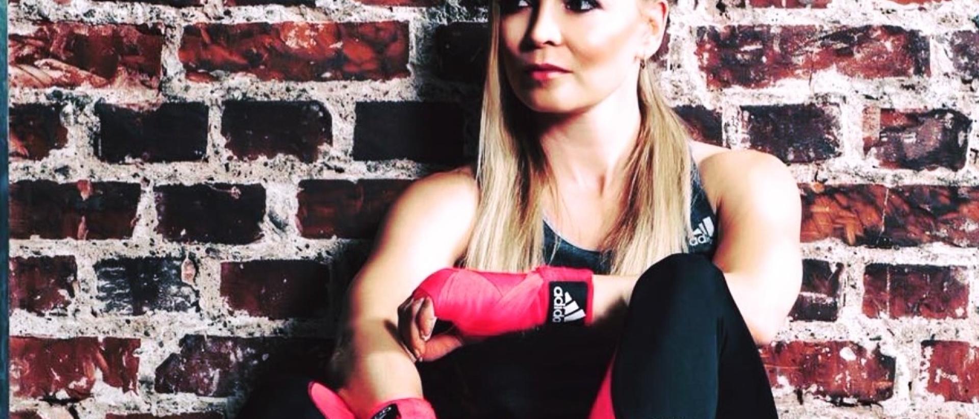 BOXTRAINING MIT POWER – MIT EX-BOXWELTMEISTERIN REGINA HALMICH