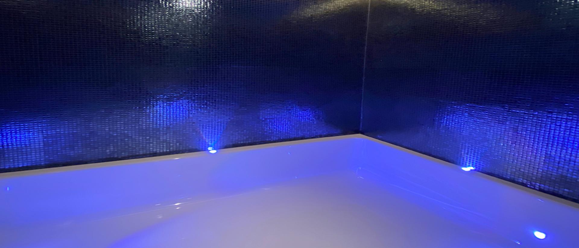 Magie des Schwebens: schwerelose Entspannung im Floating-Becken - 2 Personen