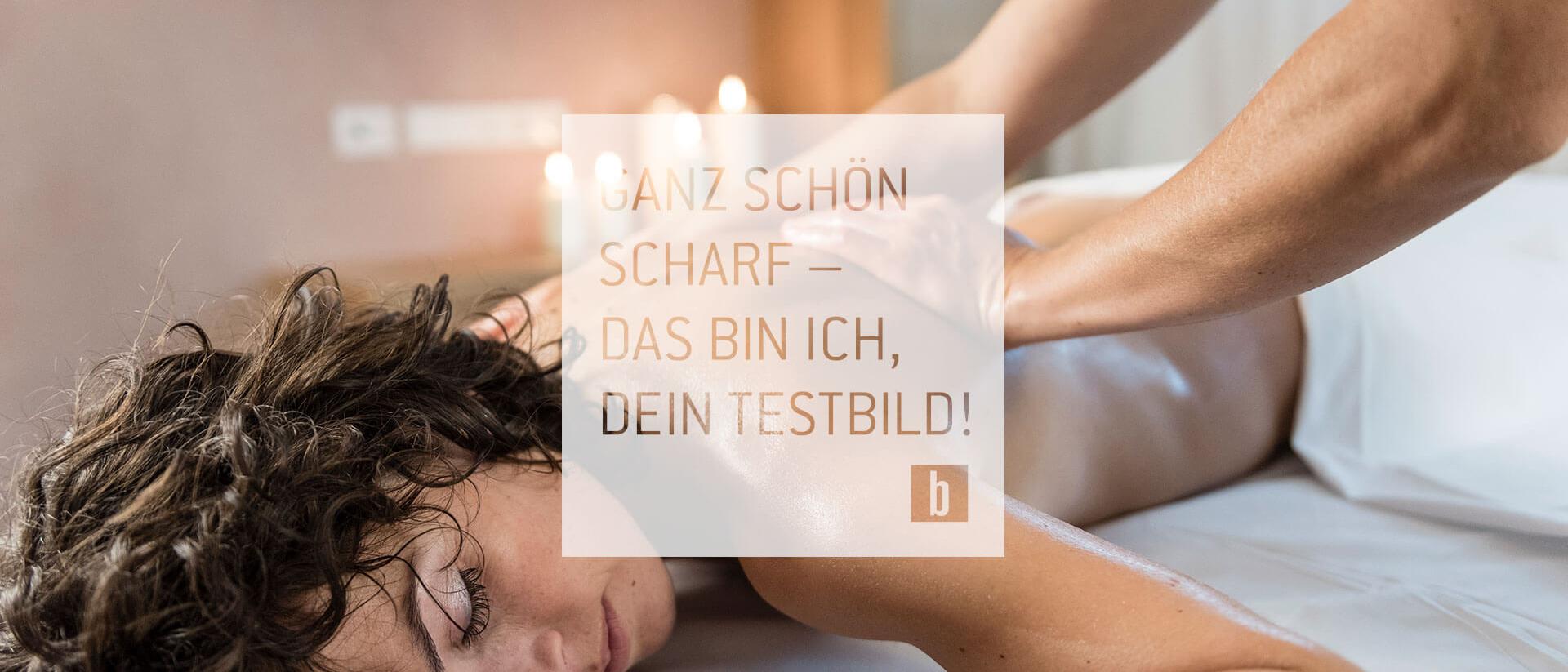 Brandnamic Entspannung mit Massage einer Frau liegend im Spa