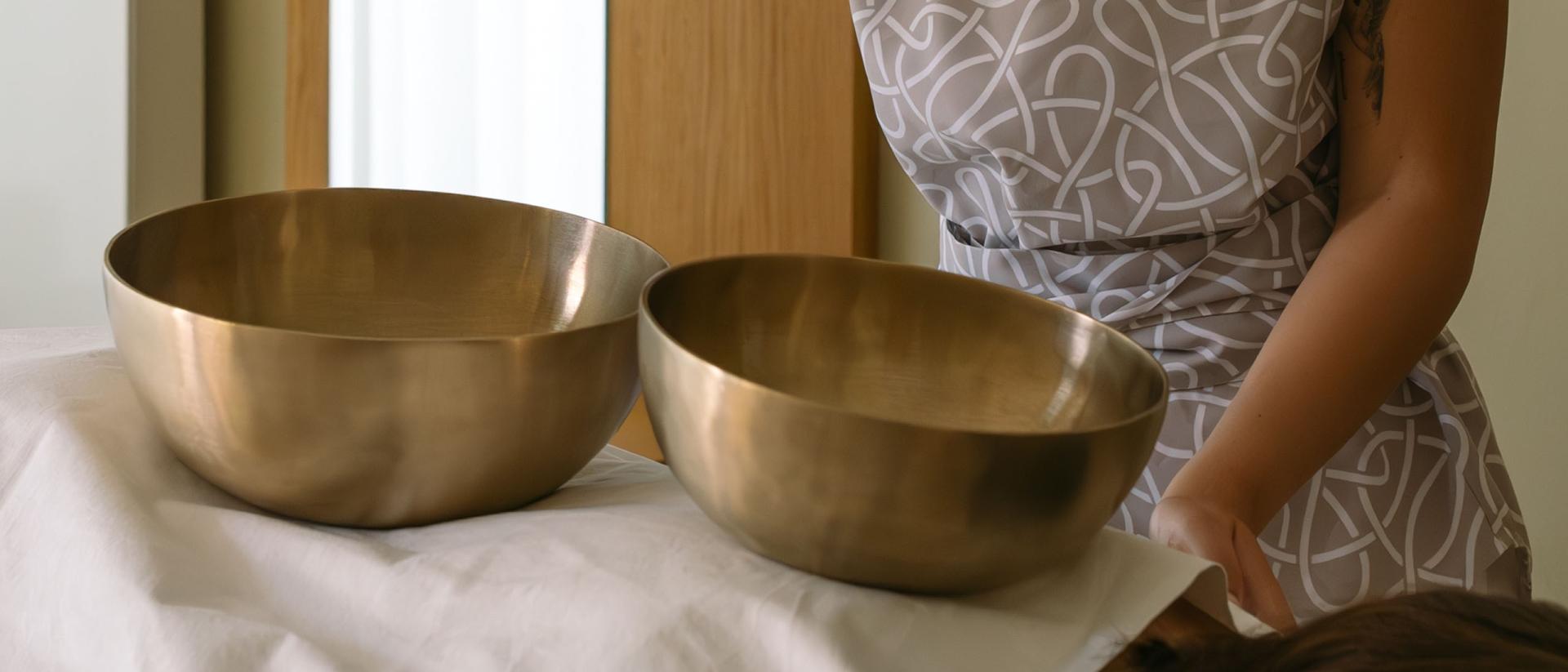 Au contact des sons – massage aux bols chantants