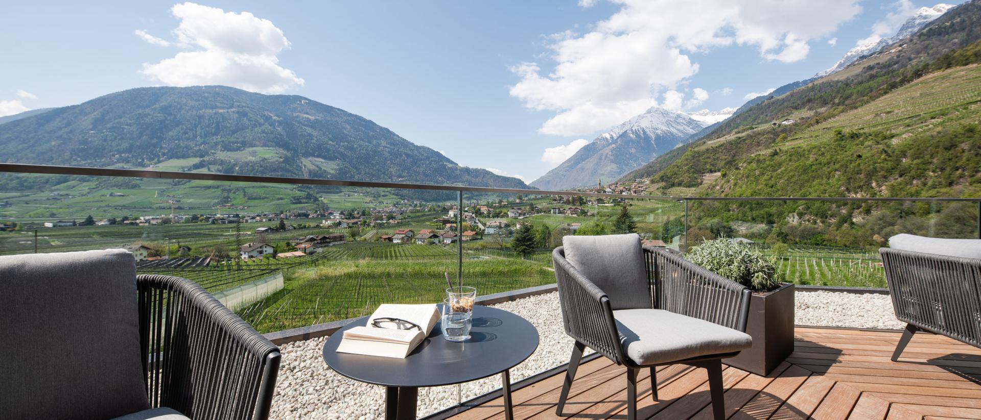 Sun on your face, mountains in your heart