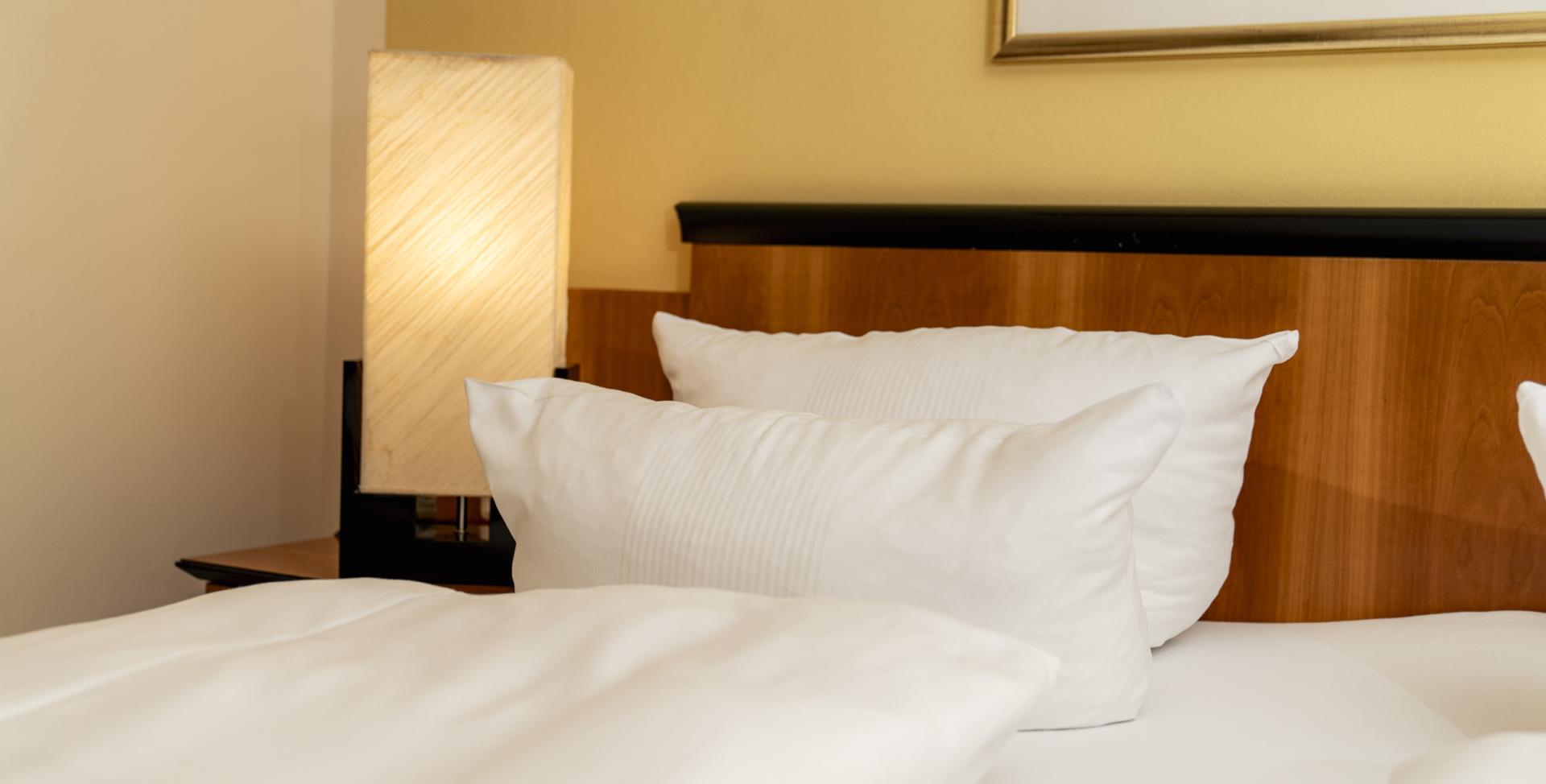 Gemütliches Doppelzimmer im Sport- und Wellnesshotel Angerhof ****S mit moderner Einrichtung