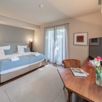 Designer Suite park view