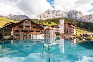 Dolomiti Wellness Hotel Fanes