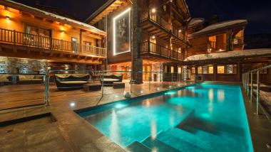 SKI CHIC OPENING EXPERIENCE 