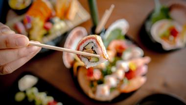 Day Spa incl. breakfast buffet, full-body massage (60 min.), and sushi menu in the evening