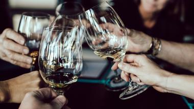 Wine & Dine 