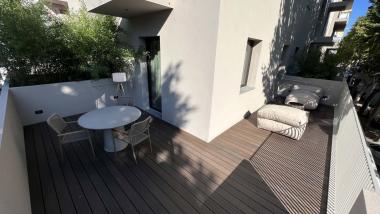 Balcone con tavolo e sedie presso Evangelisti Palace Suite & Apartaments