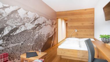 Zerknittertes Bettlaken im Sporthotel Silvretta Montafon Gaschurn