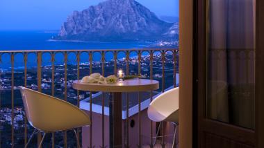 Camera Deluxe con balcone vista mare