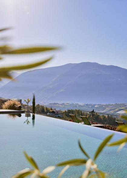 M(a)y Escape Days 8=6 & 4=3