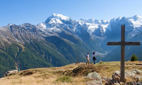 Off to the three-thousand metre peaks