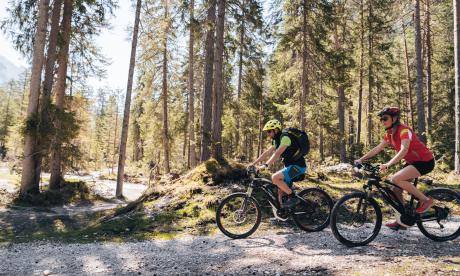 Explore the Dolomites by mountain or Racing Bike: Especially for biker 2025