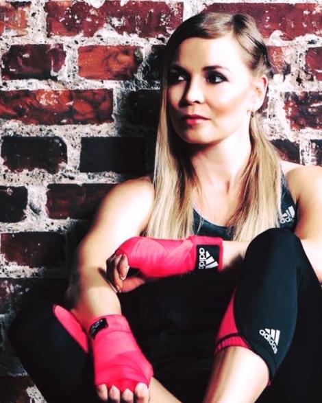 BOXTRAINING MIT POWER – MIT EX-BOXWELTMEISTERIN REGINA HALMICH