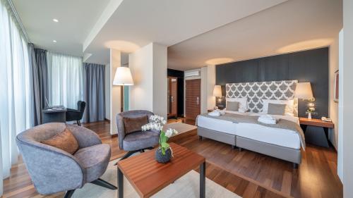 Last Suites & Rooms