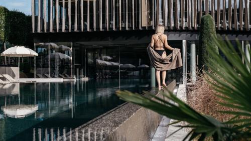 5=4 | 1 day free of charge