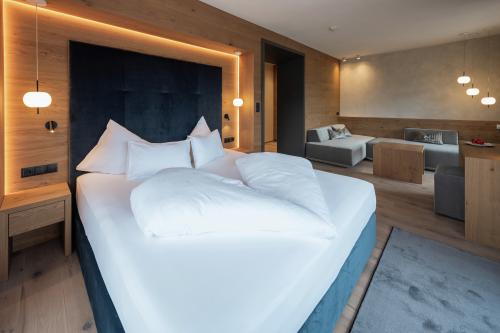 Family Panorama Suite