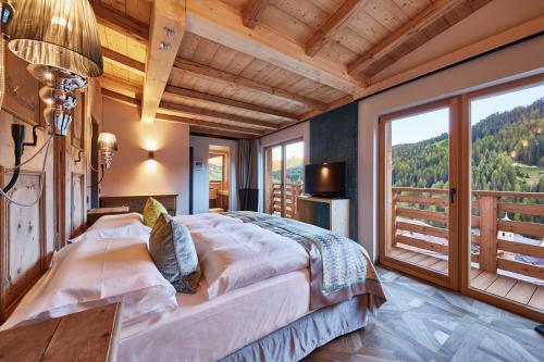 Dolomites Mountain Spa Suite