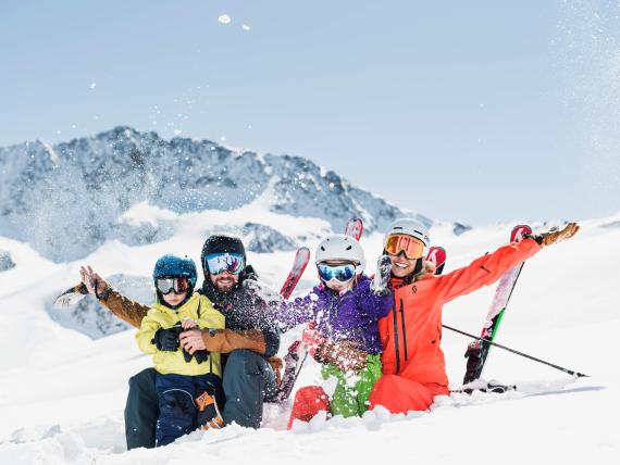 Familienskizeit Sonnenskilauf