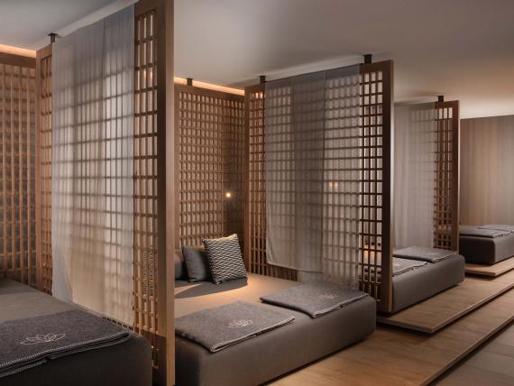 COZY MOMENTS - Chalet. Spa. Dining.