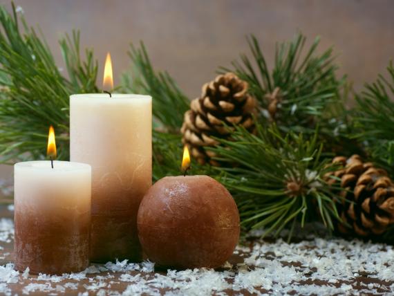 Garni - Residence Martina Frühstückslodge Geschenke in braunem Papier mit Tannenzweig