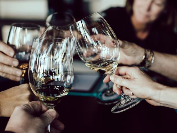 Wine & Dine 
