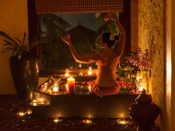 Relaxing candlelit bath at The Mangosteen Ayurveda & Wellness Resort