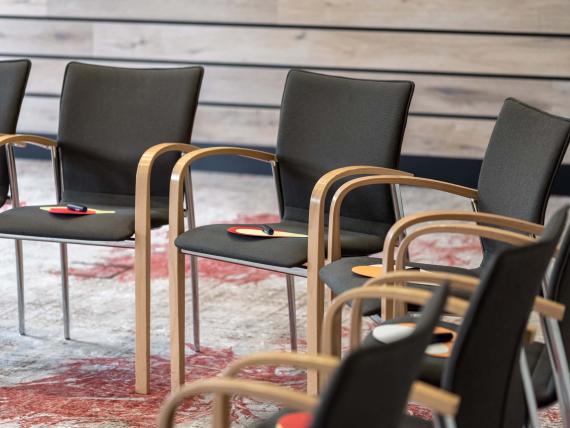 Musterstoffe mit Muster und Text im Land & Golf Hotel Stromberg